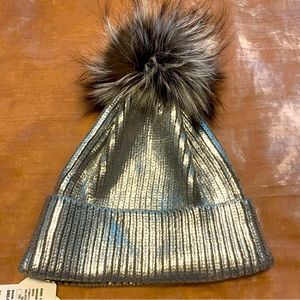 *NWT* Silver Metallic Fox Fur Pom Hat